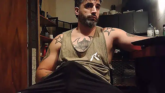 Snapshot of ozzypsico13 chatting on 03/03/25, 02:26 ozzypsico13 online show from 03/03/25, 02:26