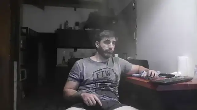 Snapshot of ozzypsico13 chatting on 03/15/25, 03:18 ozzypsico13 online show from 03/15/25, 03:18