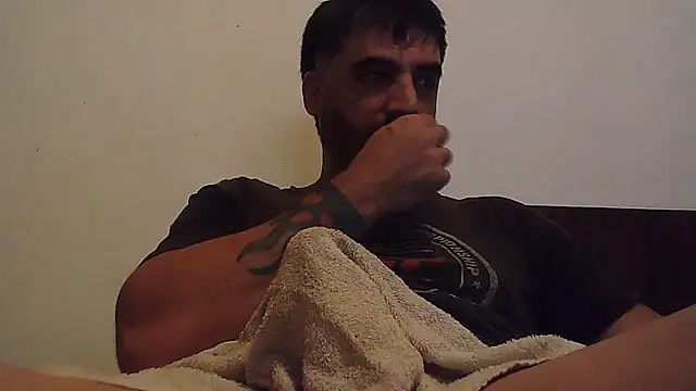 Snapshot of ozzypsico13 chatting on 10/03/25, 02:30 ozzypsico13 online show from 10/03/25, 02:30