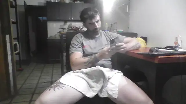 Snapshot of ozzypsico13 chatting on 10/10/25, 11:04 ozzypsico13 online show from 10/10/25, 11:04