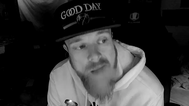 Snapshot of H1gh_Fr3qu3ncy chatting on 12/04/24, 03:54 H1gh Fr3qu3ncy online show from 12/04/24, 03:54