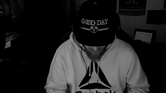 Snapshot of H1gh_Fr3qu3ncy chatting on 12/11/24, 03:45 H1gh Fr3qu3ncy online show from 12/11/24, 03:45