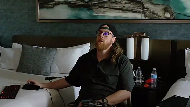 Snapshot of H1gh_Fr3qu3ncy chatting on 03/21/25, 08:40 H1gh Fr3qu3ncy online show from 03/21/25, 08:40