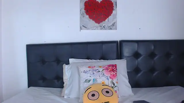 Amara Red online show from 09/29/25, 11:59