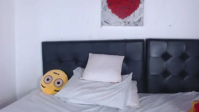 Amara Red online show from 10/31/25, 11:44