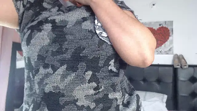 Amara Red online show from 04/18/26, 12:53