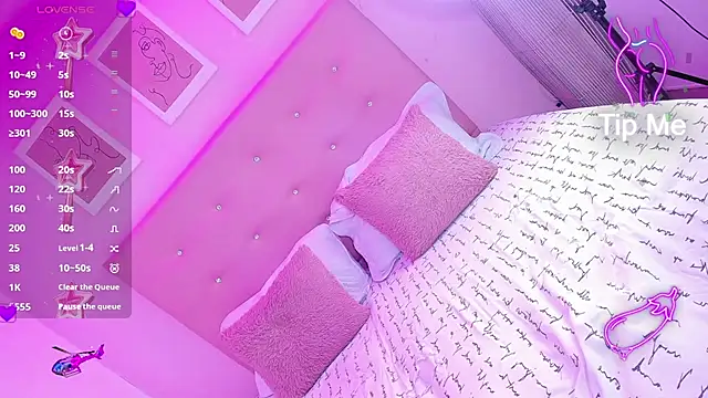 Snapshot of EIMY_BRIGHT chatting on 10/29/25, 02:30 EIMY BRIGHT online show from 10/29/25, 02:30