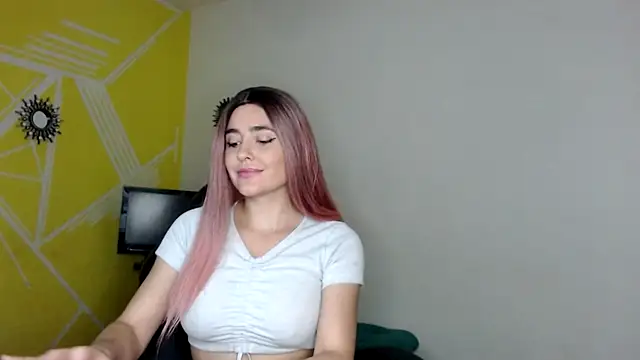 Nikolle Rouss online show from 01/29/25, 05:09