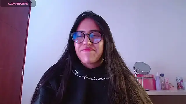 Paris-love online show from 12/06/24, 04:36