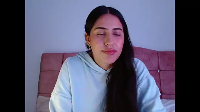 Paris-love online show from 10/12/25, 04:33