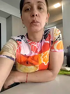 natalie cowens online show from 10/27/25, 04:33