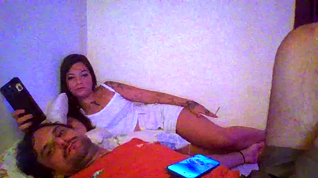 Snapshot of couplemilk chatting on 04/21/26, 12:34 couplemilk online show from 04/21/26, 12:34