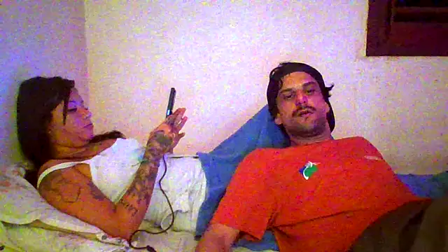 Snapshot of couplemilk chatting on 04/21/26, 02:04 couplemilk online show from 04/21/26, 02:04