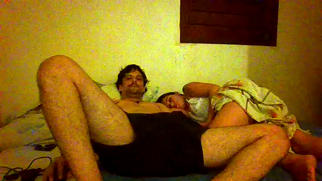 Snapshot of couplemilk chatting on 05/01/26, 01:32 couplemilk online show from 05/01/26, 01:32