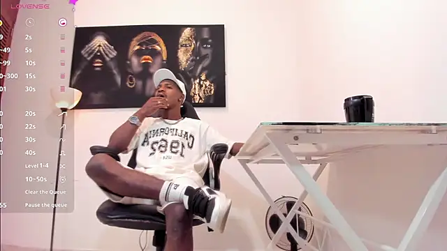 Snapshot of Thomas_shelbys chatting on 01/11/25, 03:44 Thomas shelbys online show from 01/11/25, 03:44