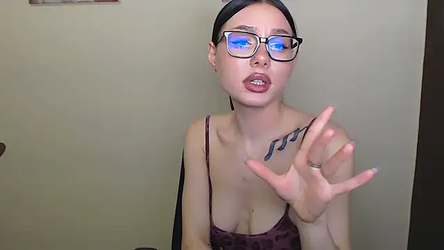 Snapshot of Cutesweetheart chatting on 01/20/25, 01:32 Cutesweetheart online show from 01/20/25, 01:32