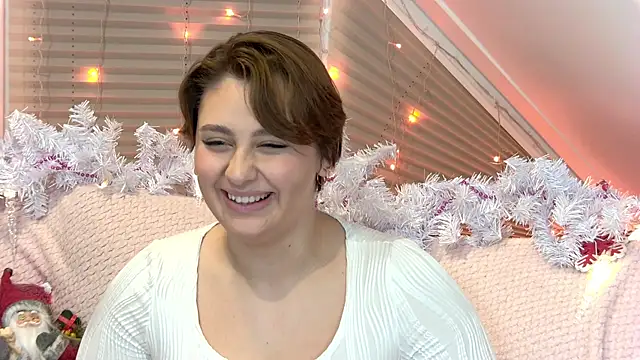 Snapshot of MaryMurray chatting on 12/30/24, 07:32 MaryMurray online show from 12/30/24, 07:32