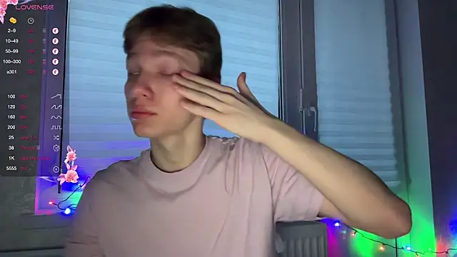 gay boyss online show from 12/24/24, 06:44