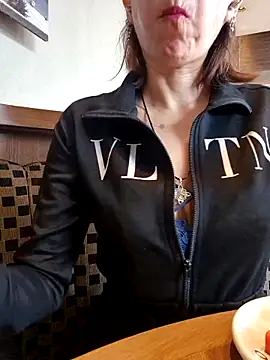 Lunababymylove online show from 09/12/25, 05:02