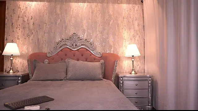 Snapshot of AngelineConnor chatting on 09/17/25, 10:11 AngelineConnor online show from 09/17/25, 10:11