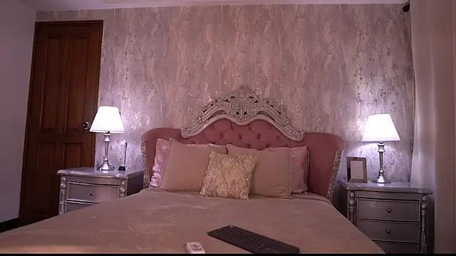 Snapshot of AngelineConnor chatting on 05/27/26, 08:06 AngelineConnor online show from 05/27/26, 08:06