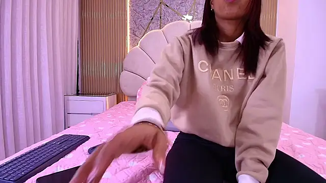 nata luna online show from 11/09/25, 07:12