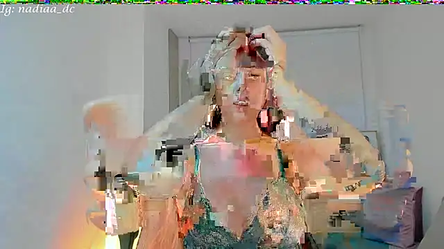 Snapshot of Nadiaa_ chatting on 01/13/25, 04:07 Nadiaa online show from 01/13/25, 04:07