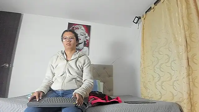 Vahiolet smith online show from 09/09/25, 03:06