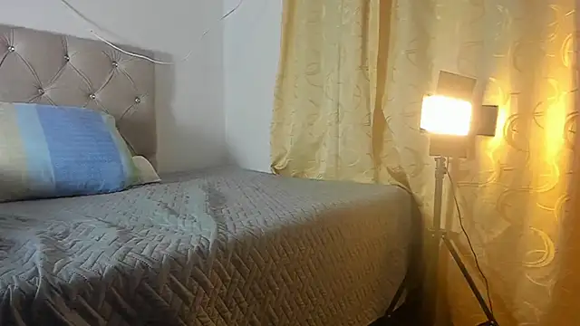 Vahiolet smith online show from 09/11/25, 03:28