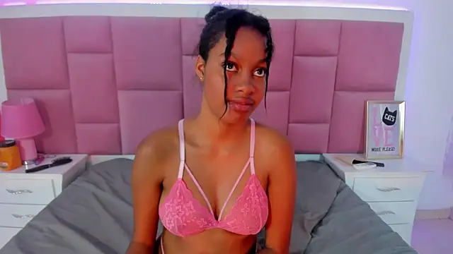 StormiHills online show from 02/07/25, 05:51