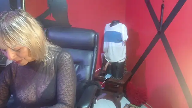 KLOE PIELL online show from 11/17/25, 10:37