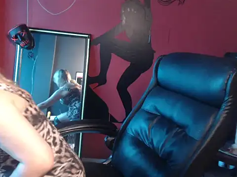 KLOE PIELL online show from 02/17/26, 08:26