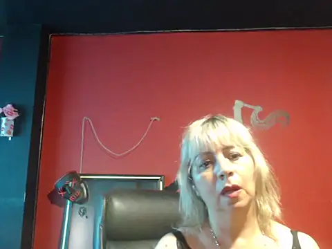 KLOE PIELL online show from 03/02/26, 07:54