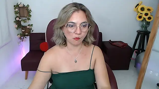 Snapshot of Ghada_milf chatting on 05/25/26, 11:00 Ghada milf online show from 05/25/26, 11:00