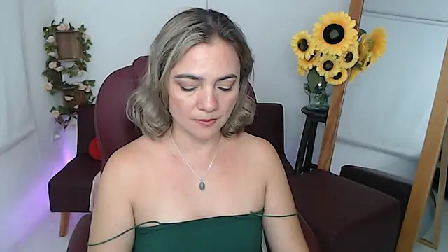 Snapshot of Ghada_milf chatting on 06/08/26, 09:26 Ghada milf online show from 06/08/26, 09:26