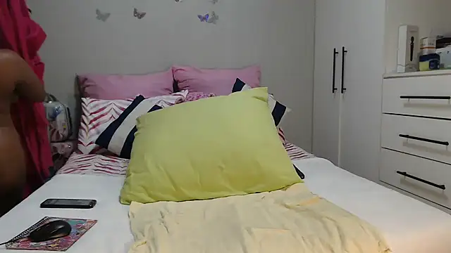 Snapshot of Amberbela chatting on 05/13/26, 04:10 Amberbela online show from 05/13/26, 04:10