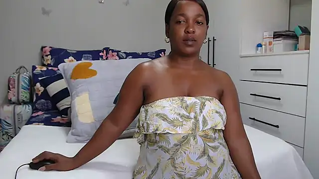 Snapshot of Amberbela chatting on 05/25/26, 11:27 Amberbela online show from 05/25/26, 11:27