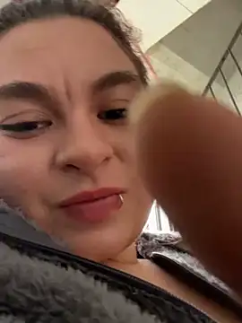 MiaLujan  online show from 12/21/24, 01:10