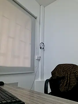 doctora-danna online show from 11/08/25, 01:22