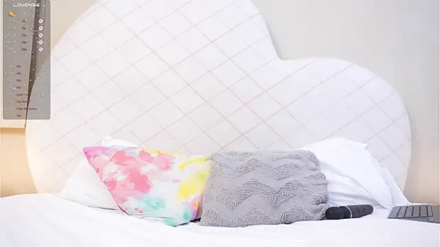 Camilaperson online show from 11/06/25, 08:54