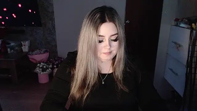 TiffaniYW online show from 01/17/25, 08:11