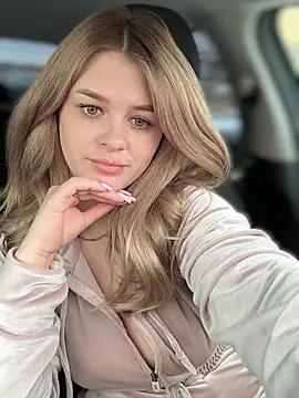 Love Bri online show from 03/18/25, 10:46