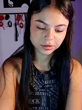 Snapshot of Cleo_hills chatting on 05/27/26, 02:47 Cleo hills online show from 05/27/26, 02:47