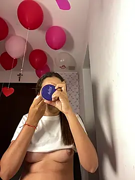 Snapshot of Penelope-Hot chatting on 02/15/25, 09:37 Penelope-Hot online show from 02/15/25, 09:37