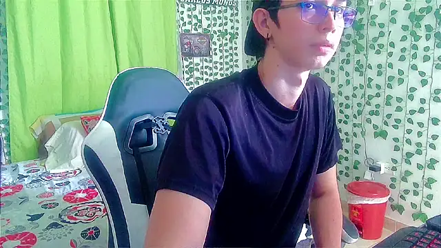 Snapshot of Andy_gray chatting on 01/08/26, 05:59 Andy gray online show from 01/08/26, 05:59