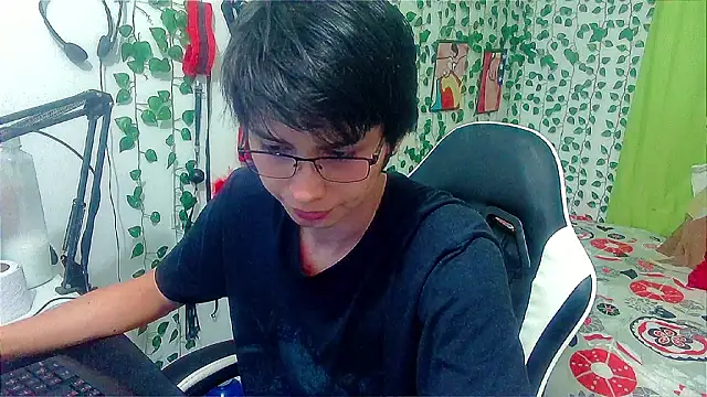 Snapshot of Andy_gray chatting on 02/06/26, 12:26 Andy gray online show from 02/06/26, 12:26