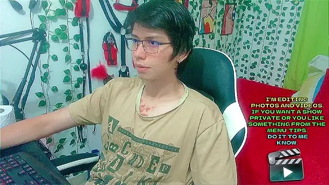 Snapshot of Andy_gray chatting on 02/20/26, 12:18 Andy gray online show from 02/20/26, 12:18