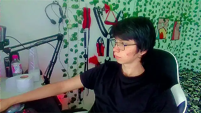 Snapshot of Andy_gray chatting on 02/23/26, 03:53 Andy gray online show from 02/23/26, 03:53