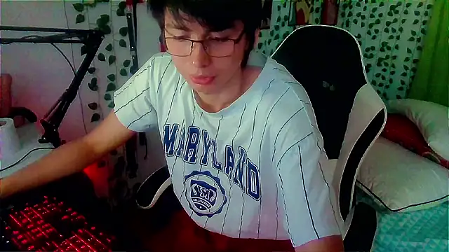 Snapshot of Andy_gray chatting on 02/28/26, 12:28 Andy gray online show from 02/28/26, 12:28