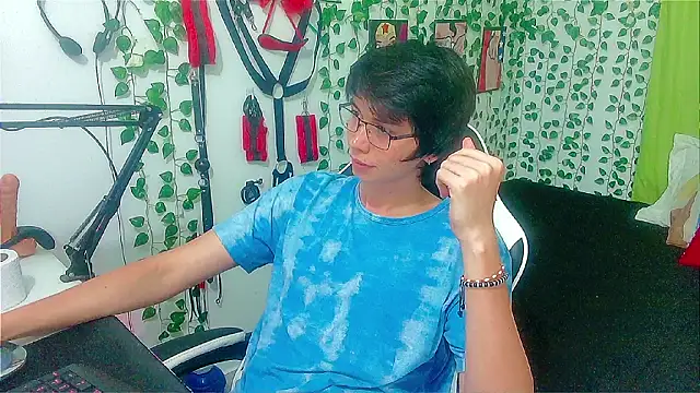 Snapshot of Andy_gray chatting on 03/01/26, 04:42 Andy gray online show from 03/01/26, 04:42